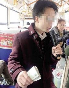 云南小伙唱歌吃瓜视频,网友直呼“太接地气”